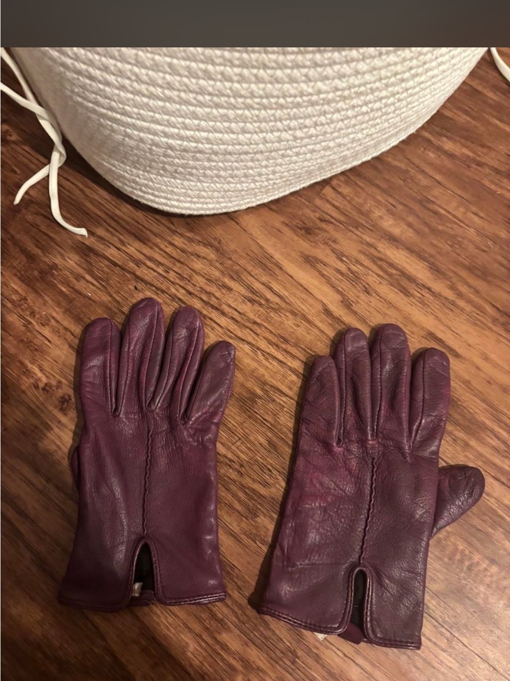 Women's Leather Gloves - Plum